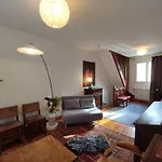 Paris Authentic House 2 Maisons 1 Studio Ideale Pour Groupes, Capacite 30 Personnes