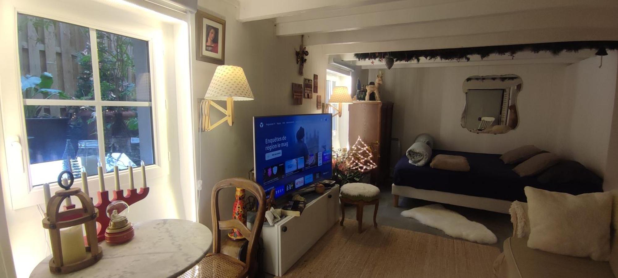 Authentic House 2 Maisons 1 Ideale Pour Groupes, Capacite 30 Personnes Holiday home Paris