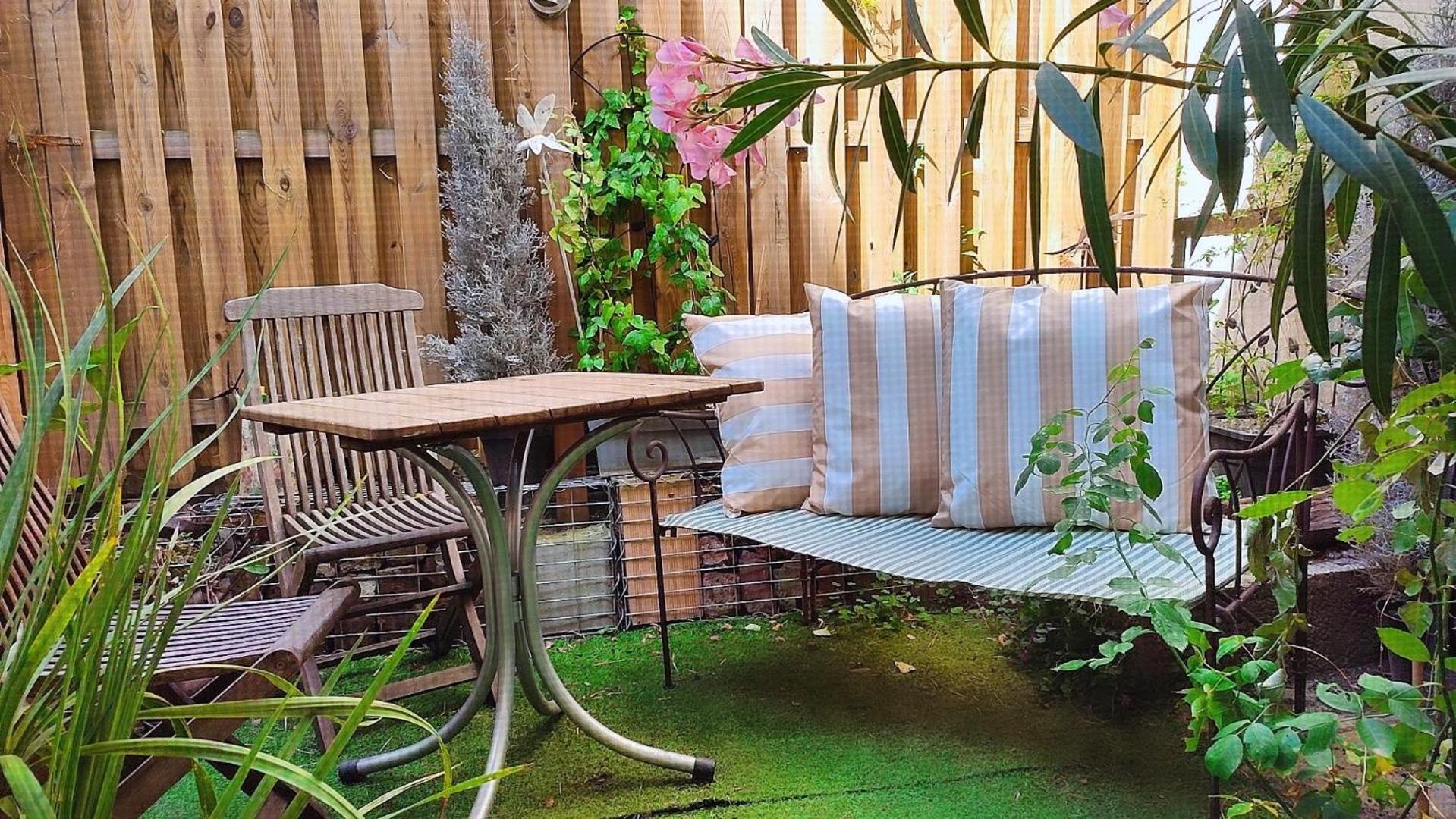 Authentic House 2 Maisons 1 Ideale Pour Groupes, Capacite 30 Personnes * Paris