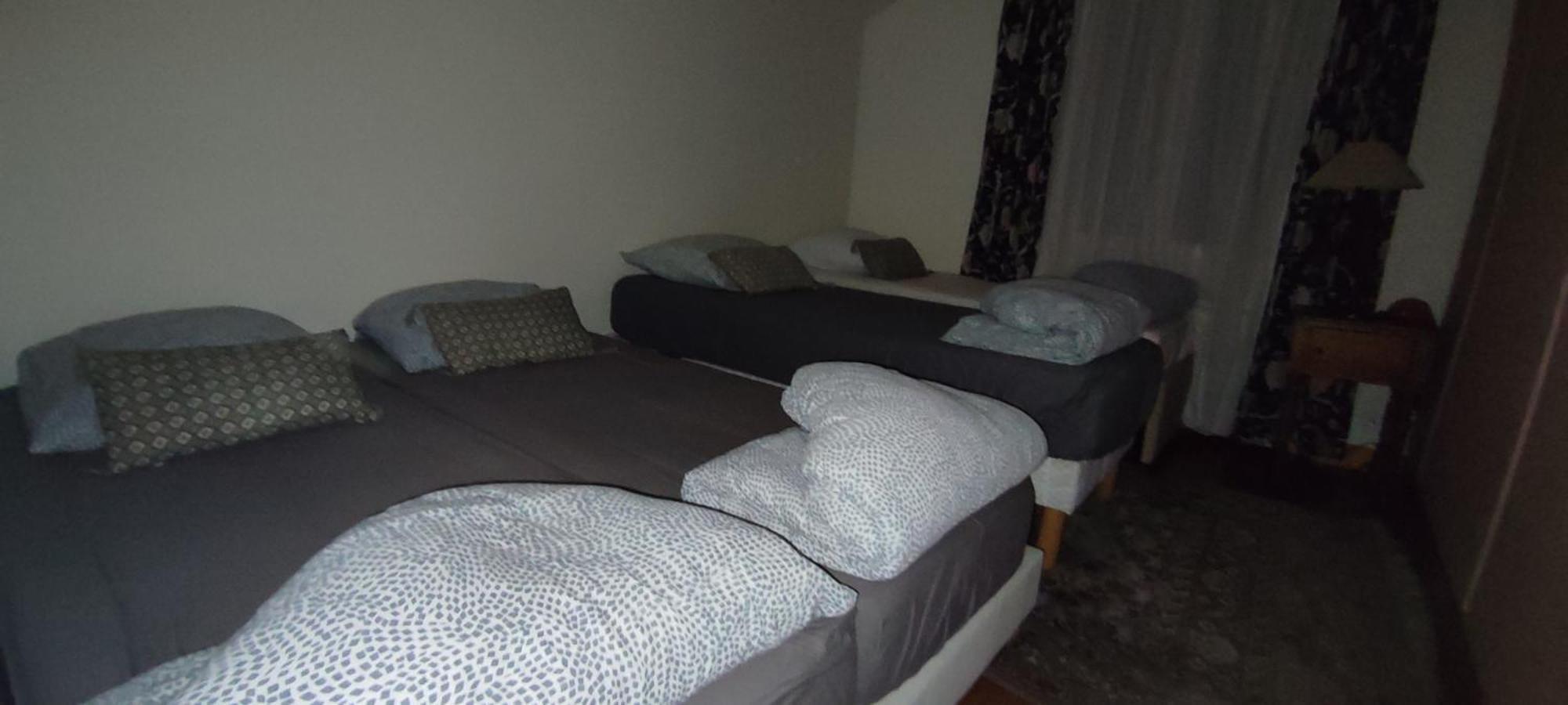 Holiday home Authentic House 2 Maisons 1 Ideale Pour Groupes, Capacite 30 Personnes Paris