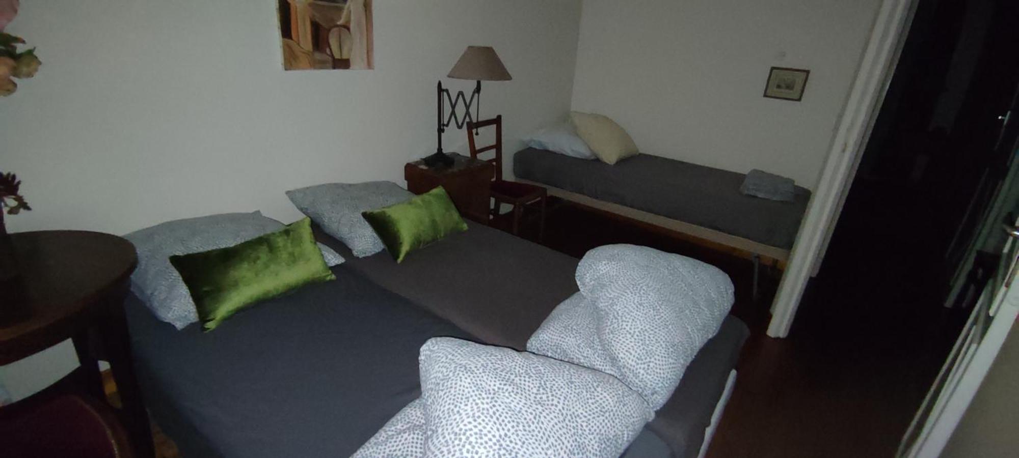 Authentic House 2 Maisons 1 Ideale Pour Groupes, Capacite 30 Personnes *