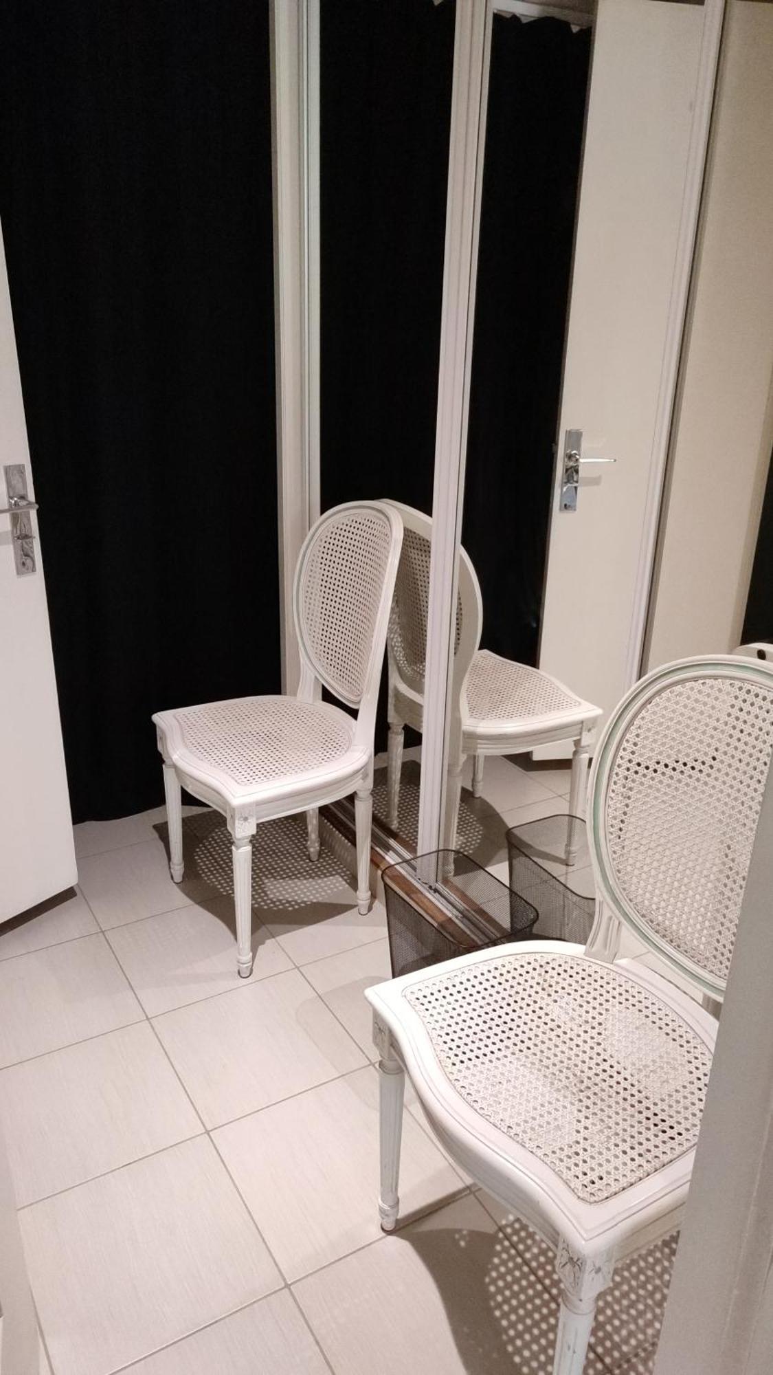 Authentic House 2 Maisons 1 Ideale Pour Groupes, Capacite 30 Personnes *