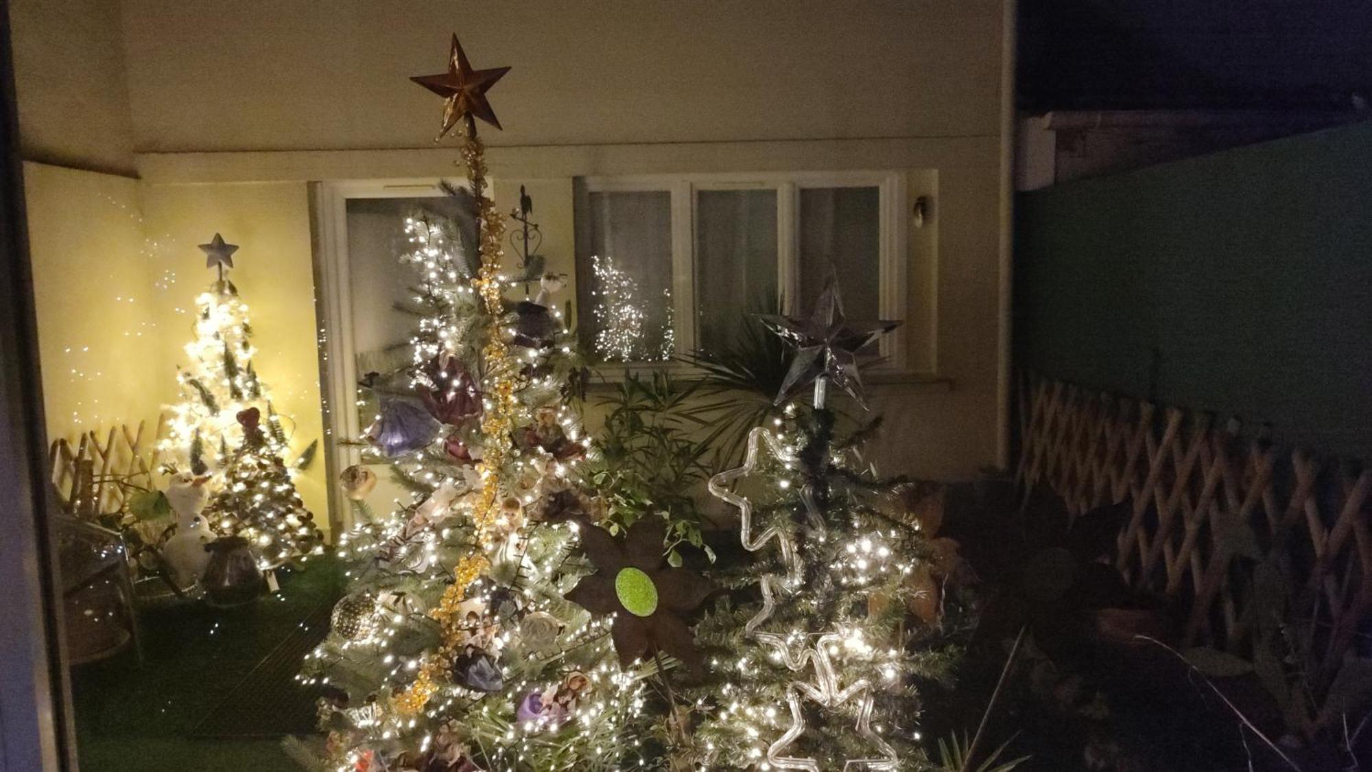 Authentic House 2 Maisons 1 Ideale Pour Groupes, Capacite 30 Personnes Holiday home Paris