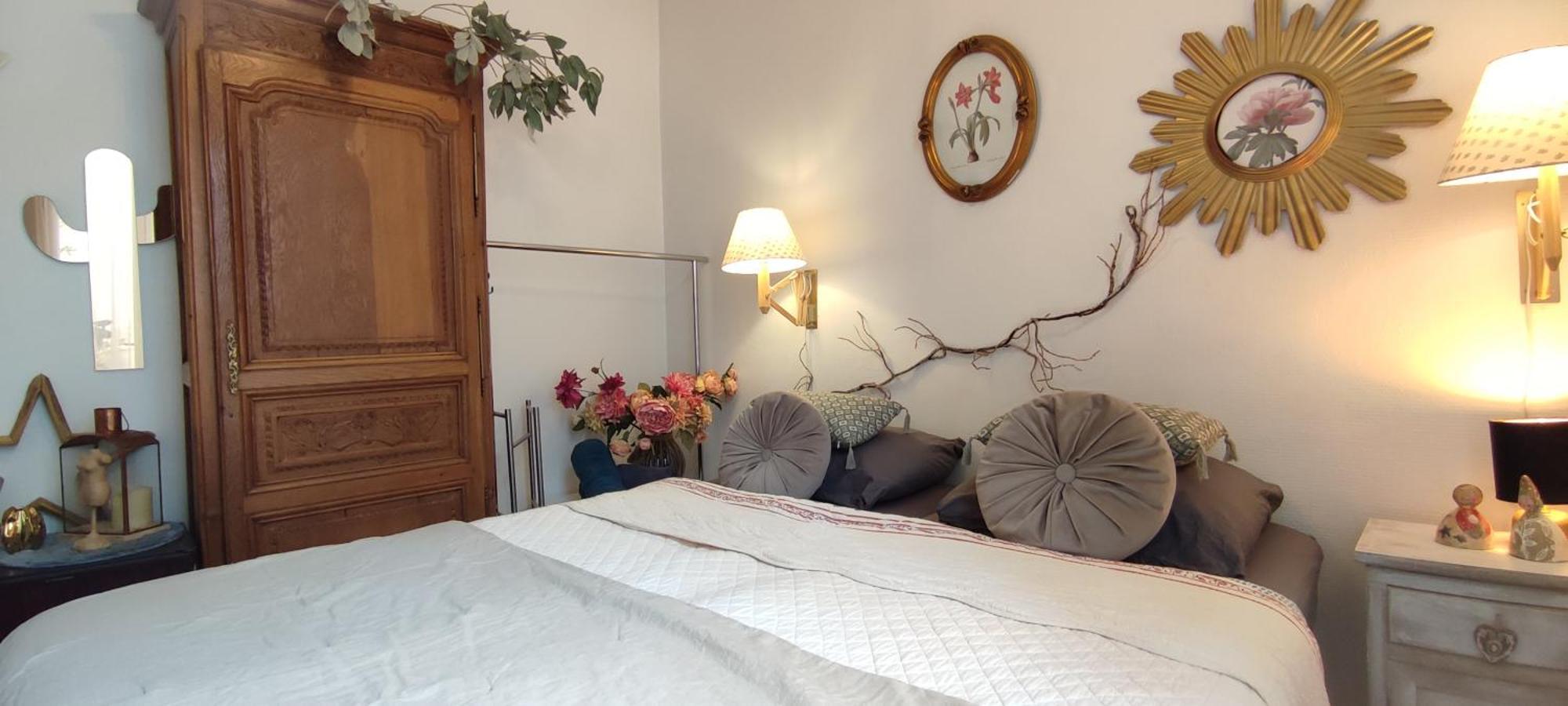 Holiday home Authentic House 2 Maisons 1 Ideale Pour Groupes, Capacite 30 Personnes Paris