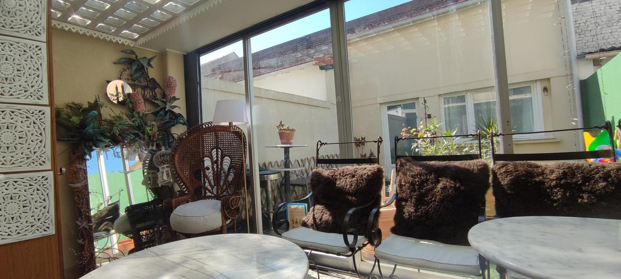 Holiday home Authentic House 2 Maisons 1 Ideale Pour Groupes, Capacite 30 Personnes Paris